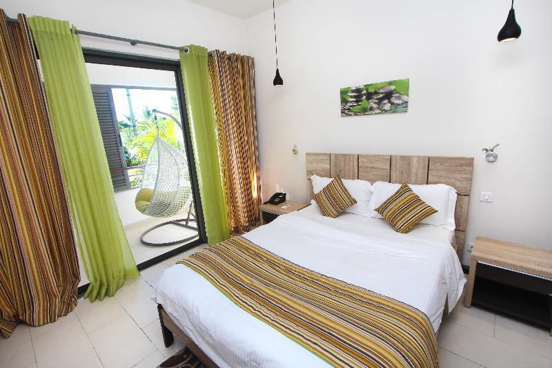 Nitzana Residences & Restaurant Pereybere Beach Extérieur photo